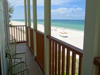 Wonderful Spacious and Open Beach Front  Townhouse Sleeps 6
